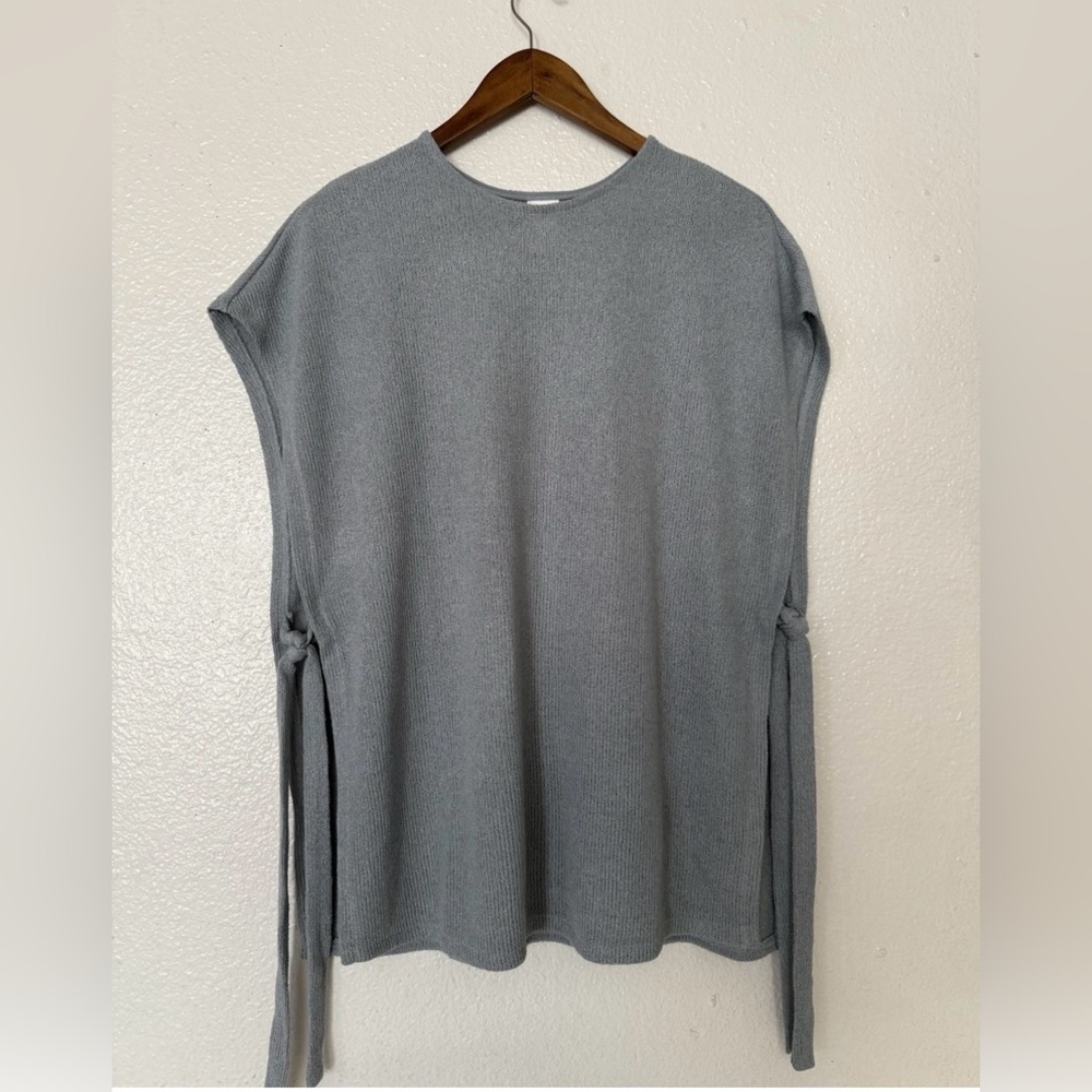 H&M Gray Women’s Size M sweater